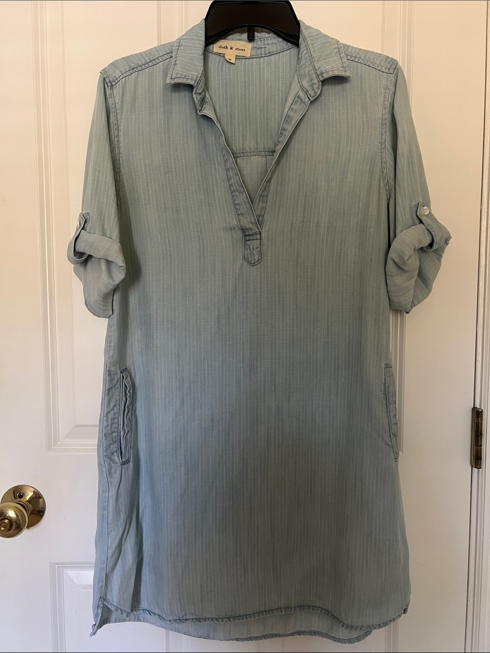 cloth & stone pale blue roll-tab tunic